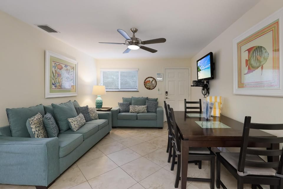 The Palms 2 Apartment in Holmes Beach