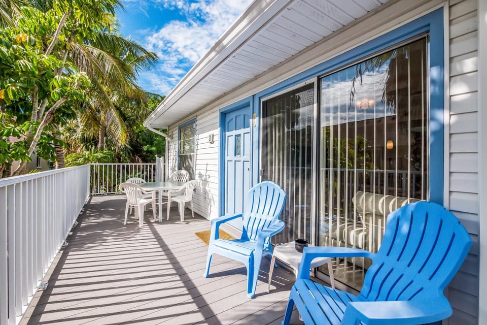 Seabreeze D Apartment in Holmes Beach