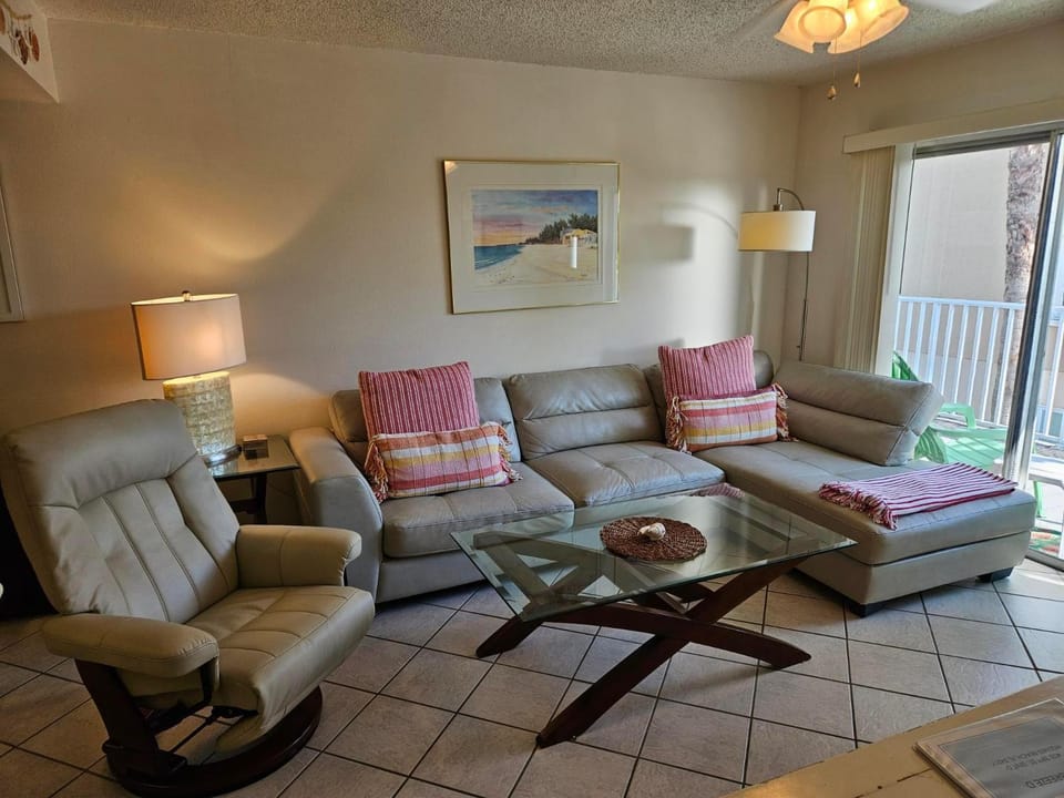 Seabreeze D Apartment in Holmes Beach