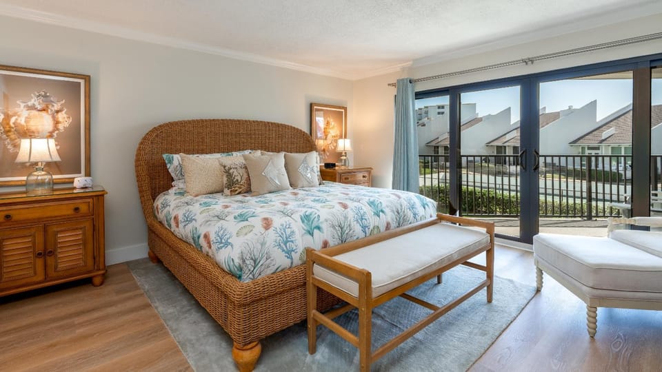 View (from property/room), Balcony/Terrace, Beach, Bedroom, Family