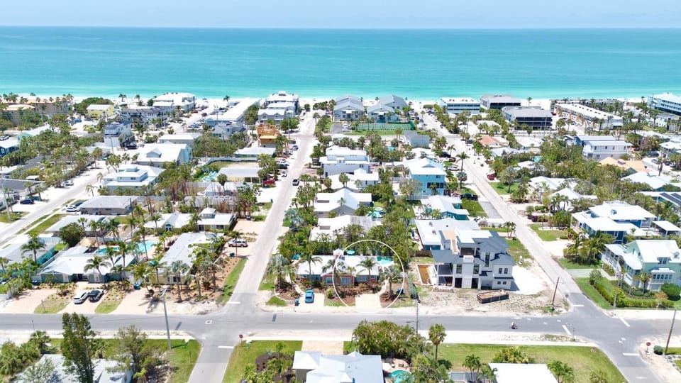 Peach Bellini Apartment in Holmes Beach