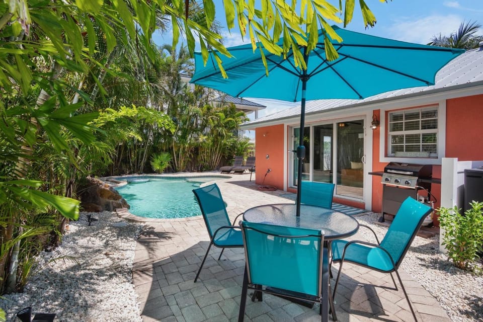 Peach Bellini Apartment in Holmes Beach