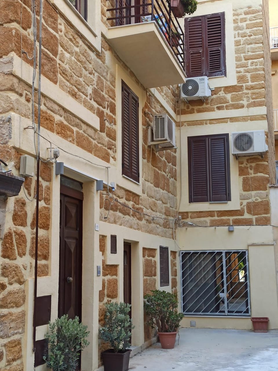 Property building, Balcony/Terrace