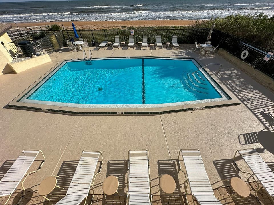 Fabulous ocean and beach views with top complex amenities House in Daytona Beach