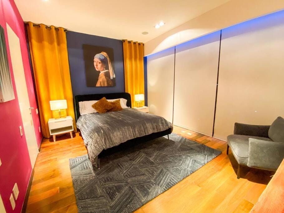 Bed, Photo of the whole room