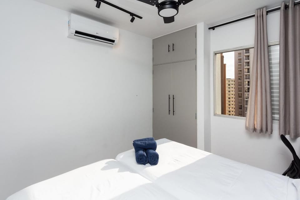 Apto 1 quarto com Ar Cond - Garagem Grande - Centro - Cambuí - prox mercado academia hospital Apartment in Campinas