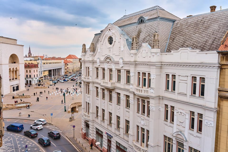 City view, Street view