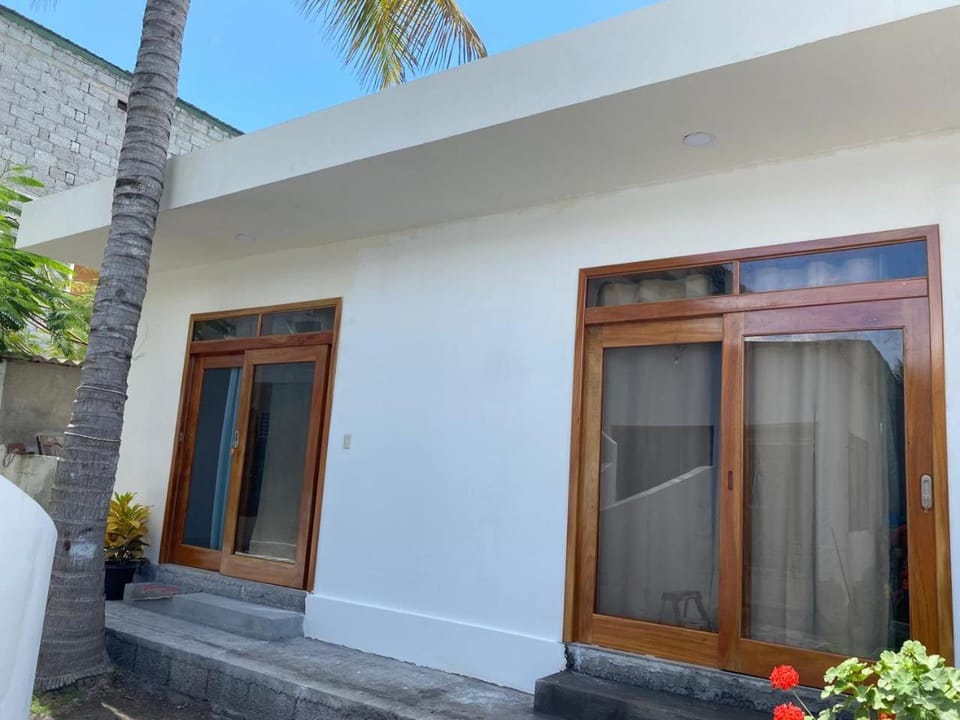 Penguin House Bed and Breakfast in Isabela Island