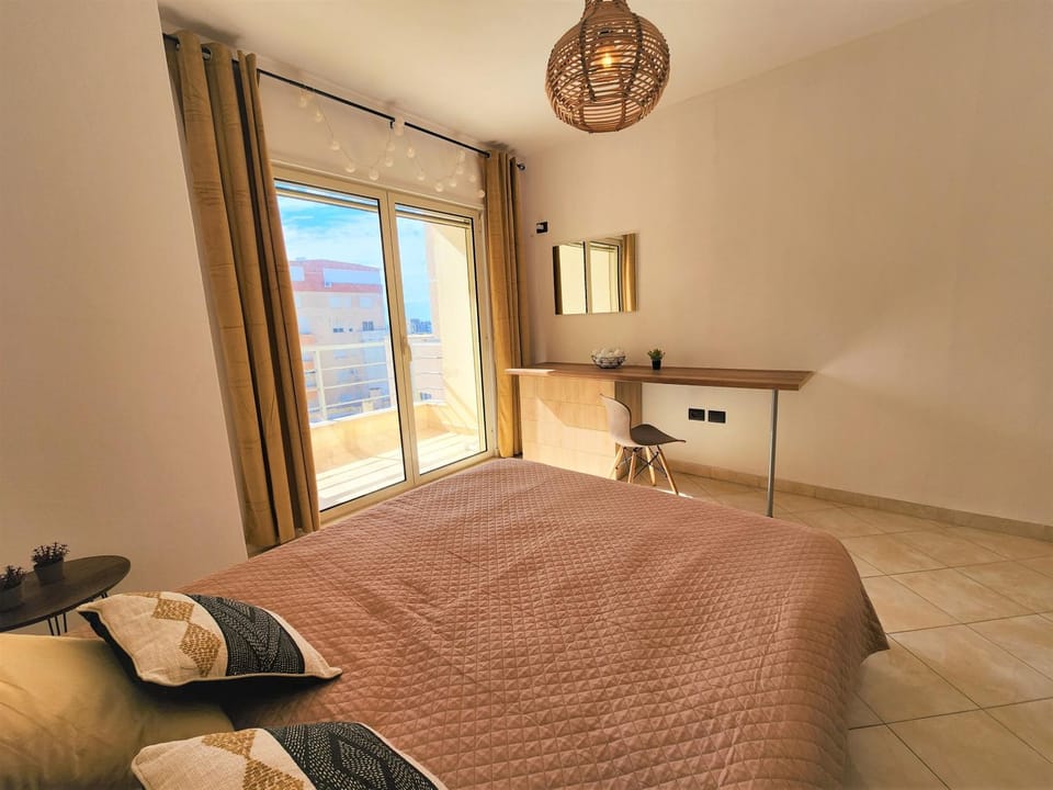 Bed, Bedroom
