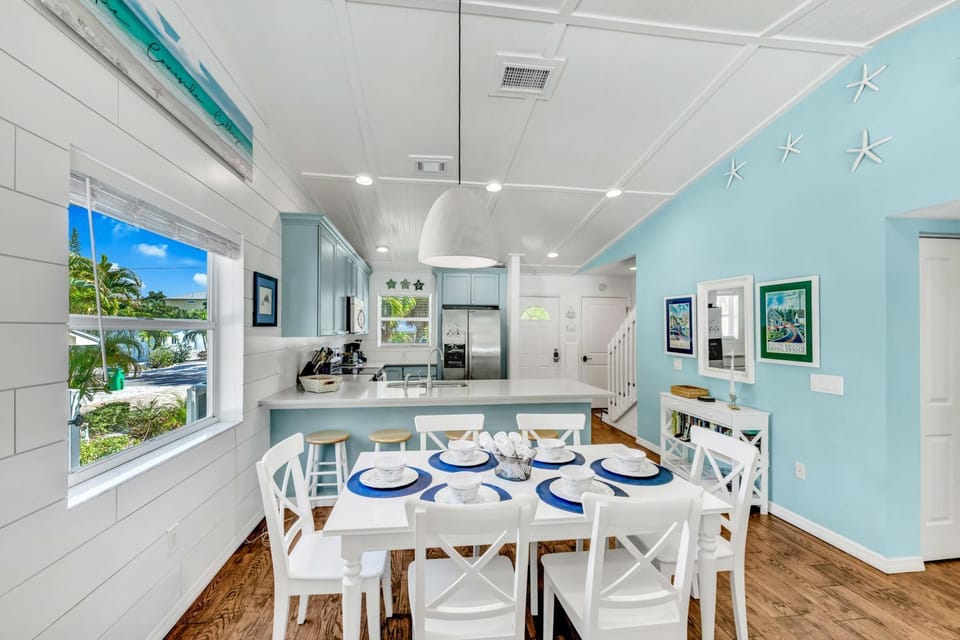 Coveside Cottage House in Holmes Beach