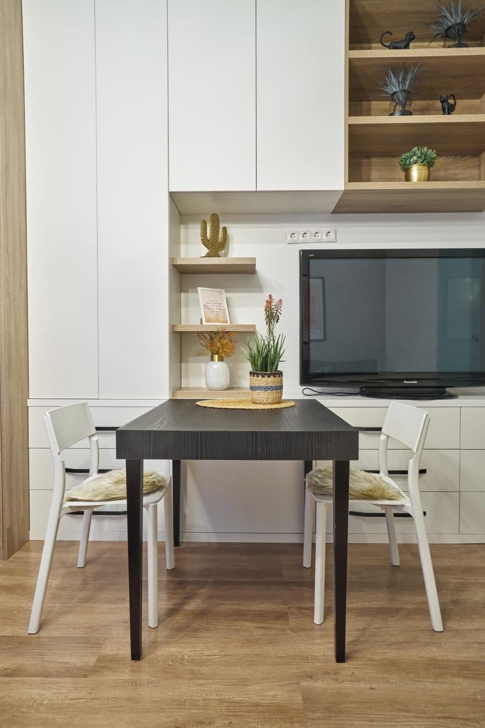 TV and multimedia, Dining area