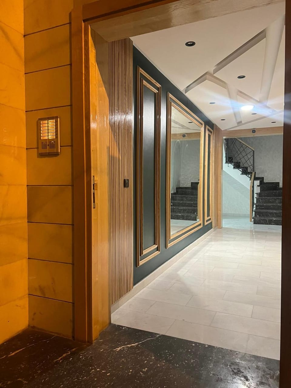 Facade/entrance