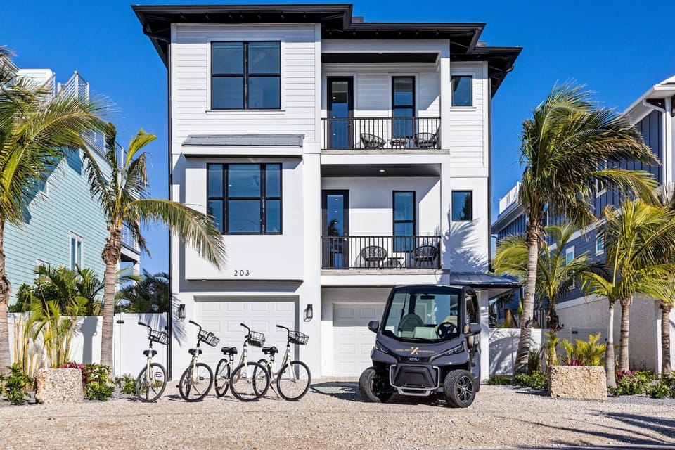 Big Nauti House in Bradenton Beach