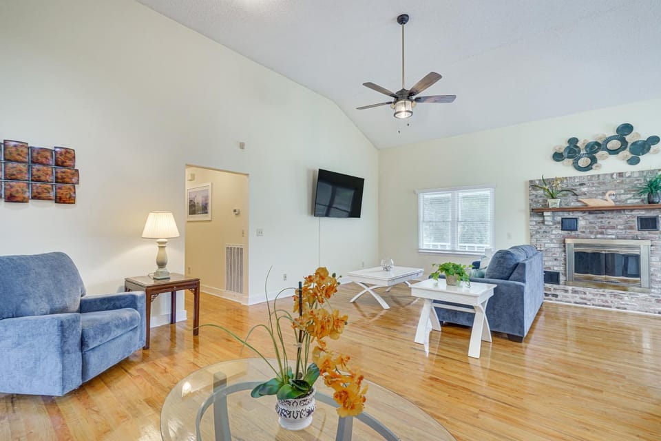 Secluded Mount Pleasant Home - 6 Mi to Beaches! House in Mount Pleasant