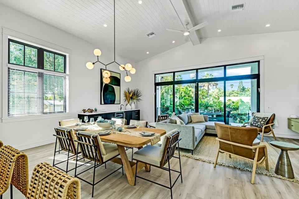 Blissful Paradise House in Holmes Beach