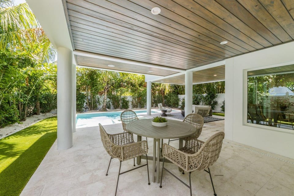 Hip Nautic House in Anna Maria Island