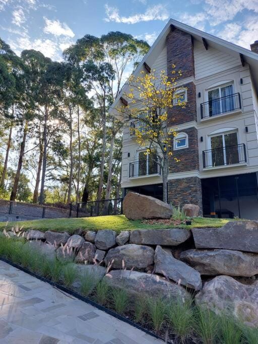 Pervoi Casa Ipê Apartment in Gramado