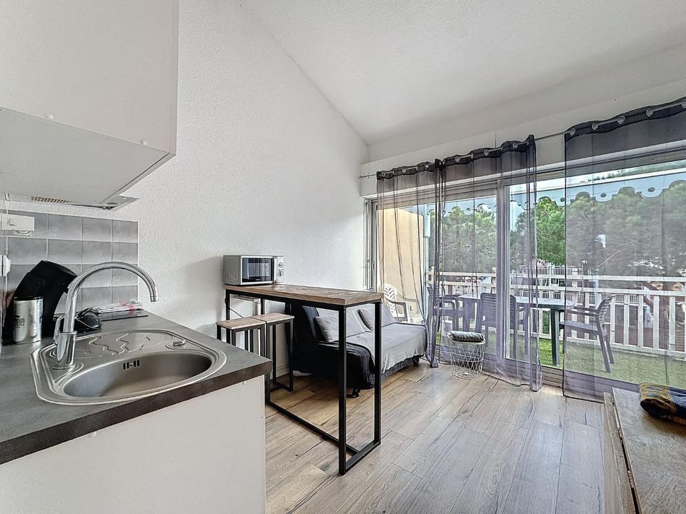 Kitchen or kitchenette, kitchen