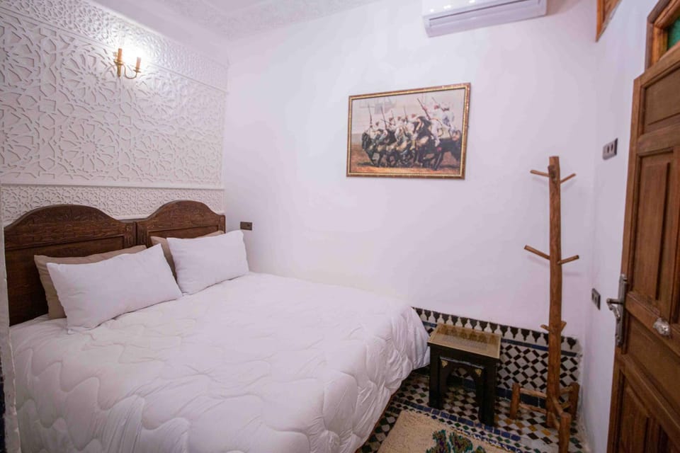 Bed, Bedroom, air conditioner