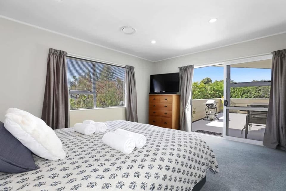 Stay at 5A House in Rotorua