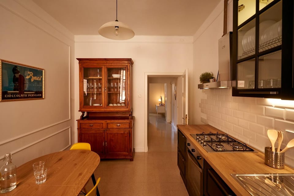 Kitchen or kitchenette, Dining area, pet friendly, stove