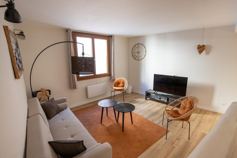 TV and multimedia, Living room, Seating area