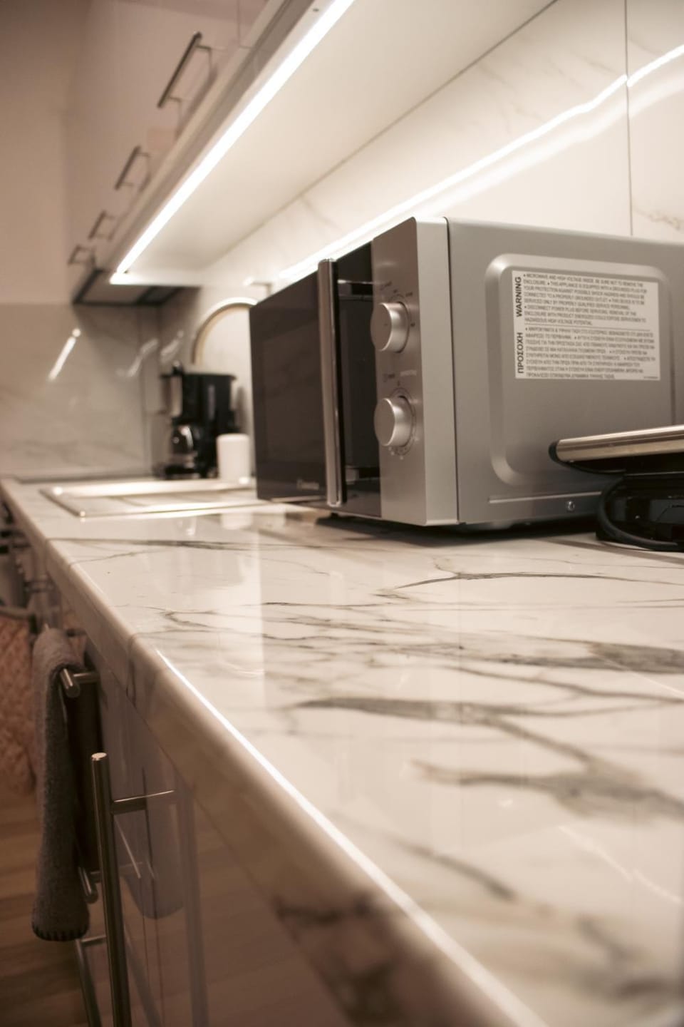 Kitchen or kitchenette, minibar, oven