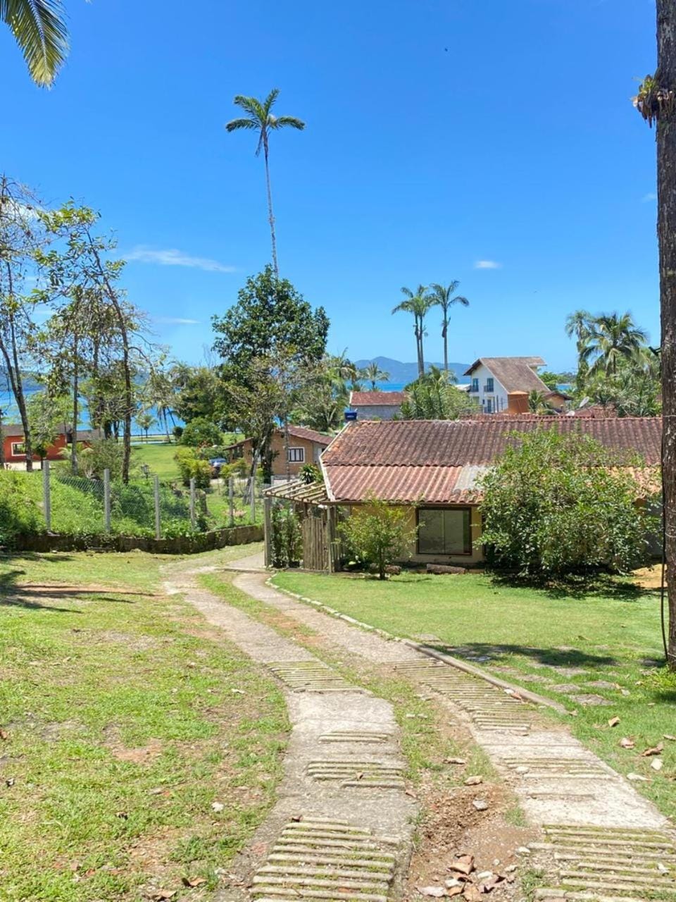Casa 8p com ar 90m Praia Fortaleza House in State of São Paulo