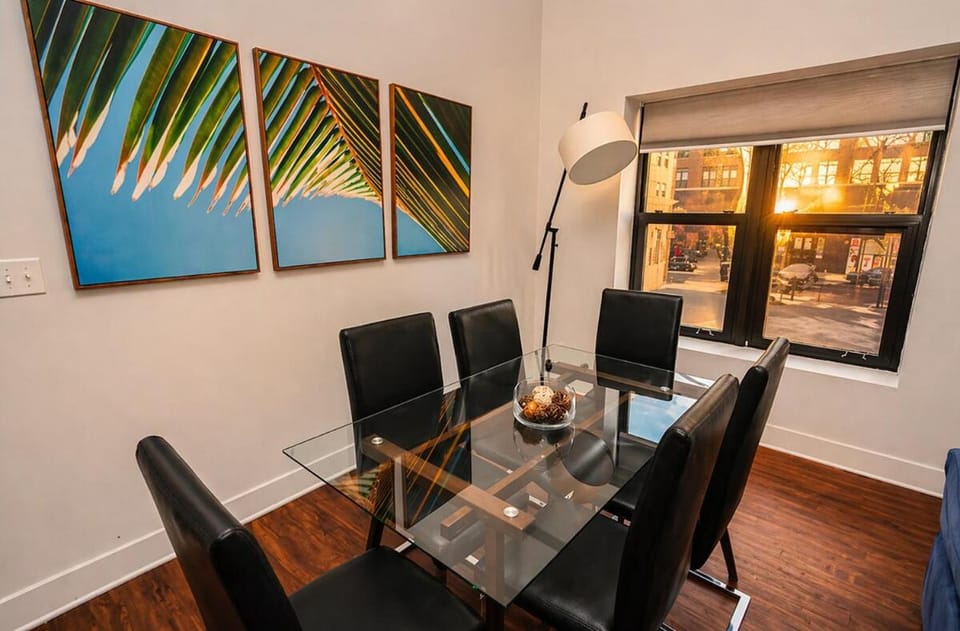 Spacious 3BR 420 Friendly Apartment Near McCormick Place, Lakefront and Soldier Field Apartment in South Loop