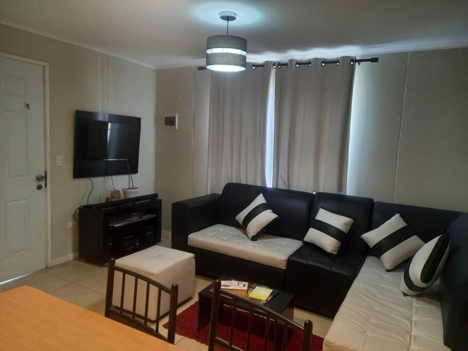 Communal lounge/ TV room, Living room, Seating area, Evening entertainment
