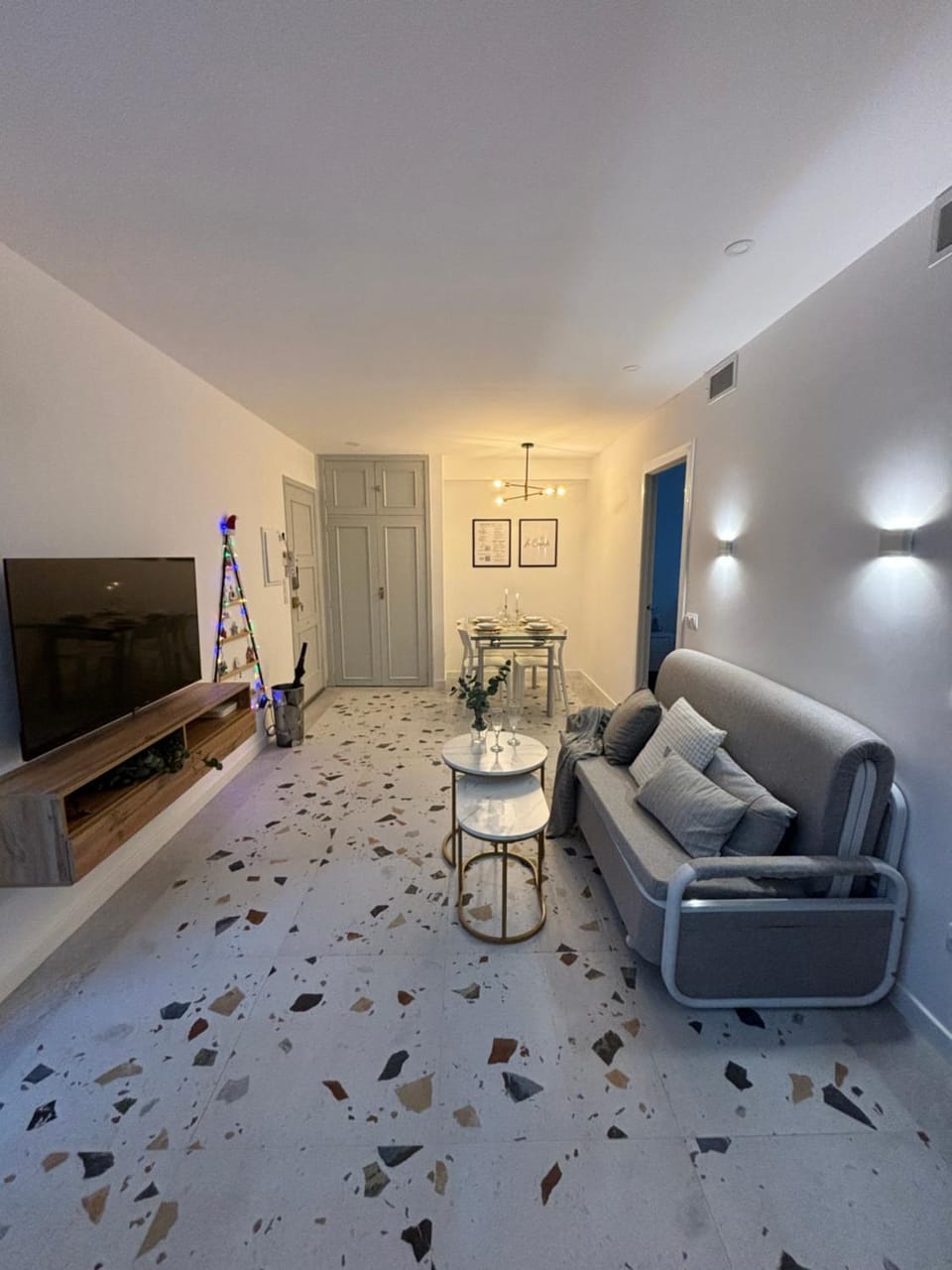 Communal lounge/ TV room, TV and multimedia, Living room
