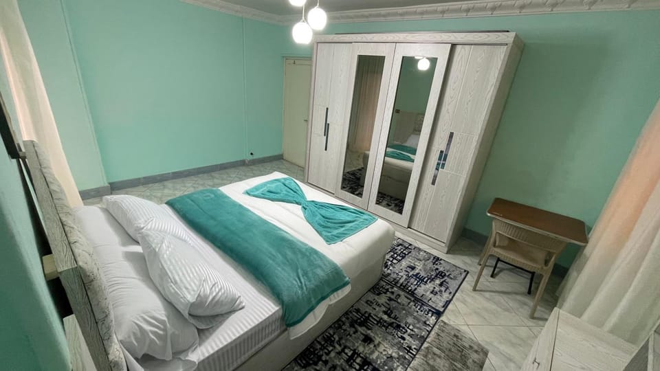 New Cozy Apartment 10 Minutes away from Cairo Airport and all Amenities bedside Radisson Blu Hotel Apartment in Cairo Governorate