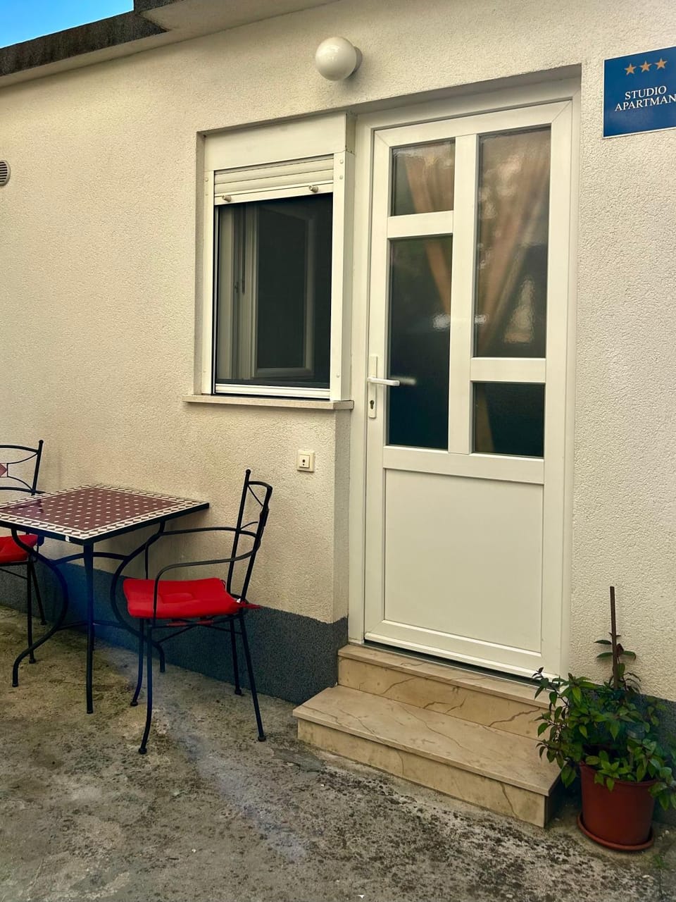 Facade/entrance, Inner courtyard view