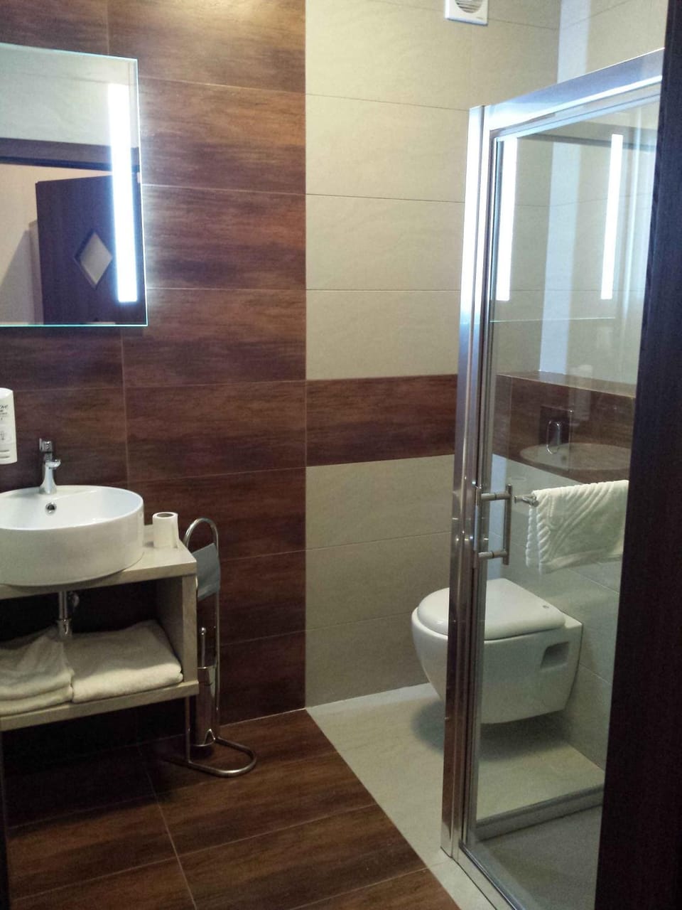Property building, Photo of the whole room