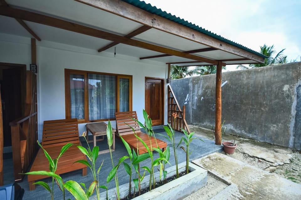 Property building, Patio, Day, Balcony/Terrace, Balcony/Terrace, Garden view