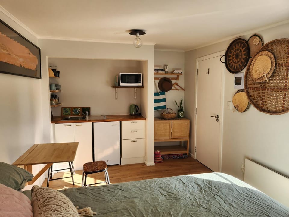 'Haumoana' in Olde Beach. Apartment in Wellington Region