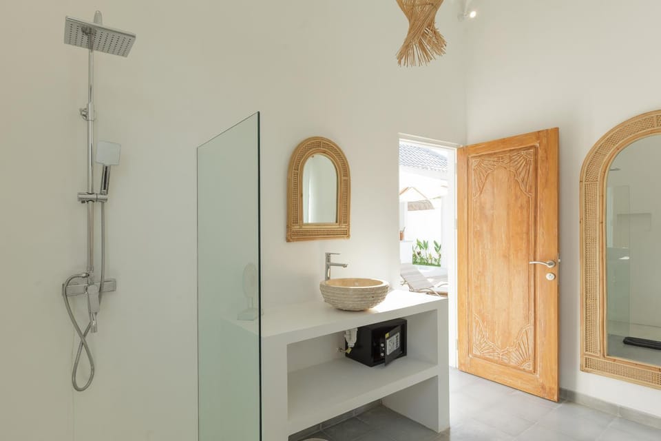 Shower, Toilet, Bathroom, wardrobe
