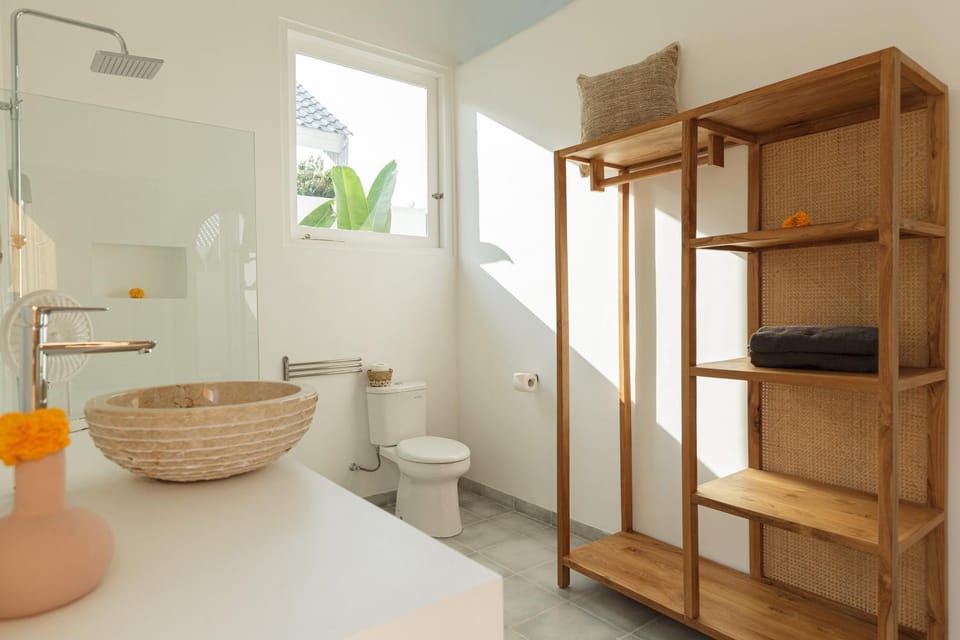 Toilet, Bathroom, bidet, towels