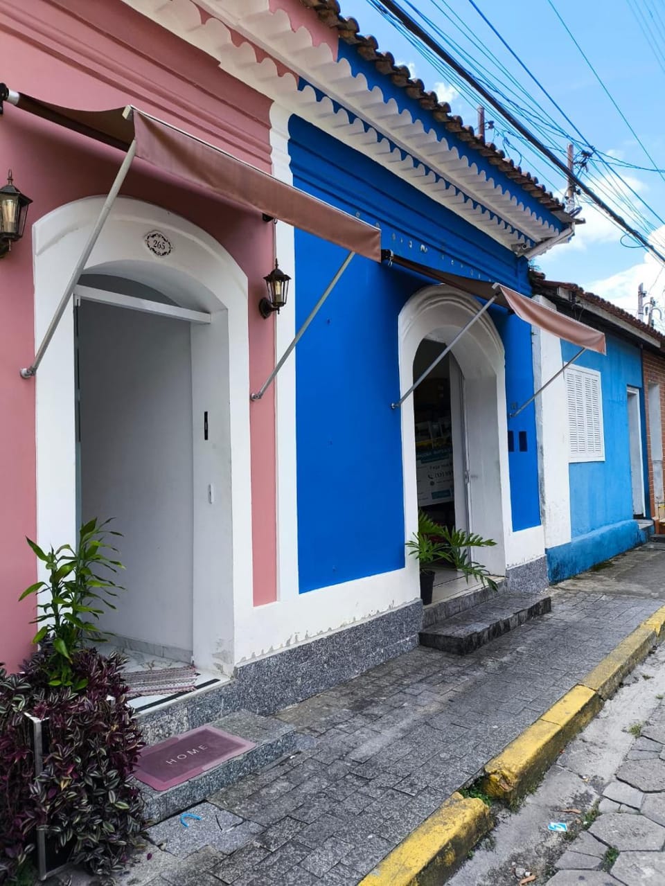Facade/entrance