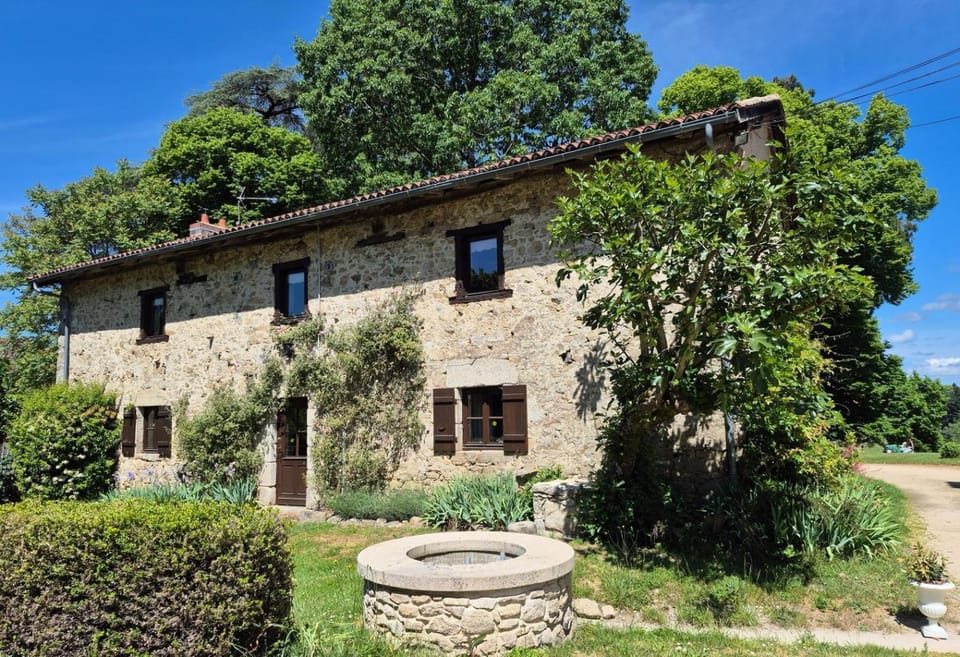Le masbareau, gîte le vieux domaine House in Nouvelle-Aquitaine