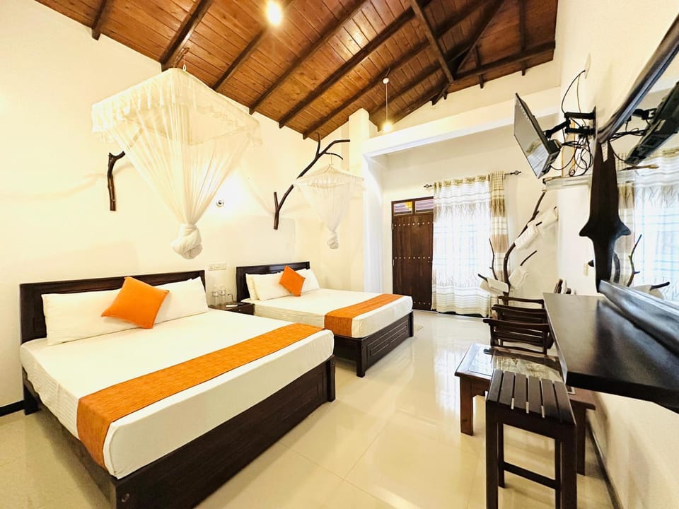 Bed, TV and multimedia, Living room, Photo of the whole room, Seating area, Bedroom, wardrobe