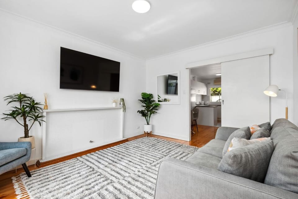 Belle Escapes - Broadway by The Beach Apartment in Adelaide