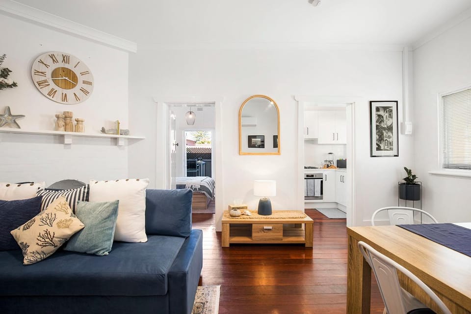 Seaview No 6 Henley Beach Wifi Apartment in Adelaide