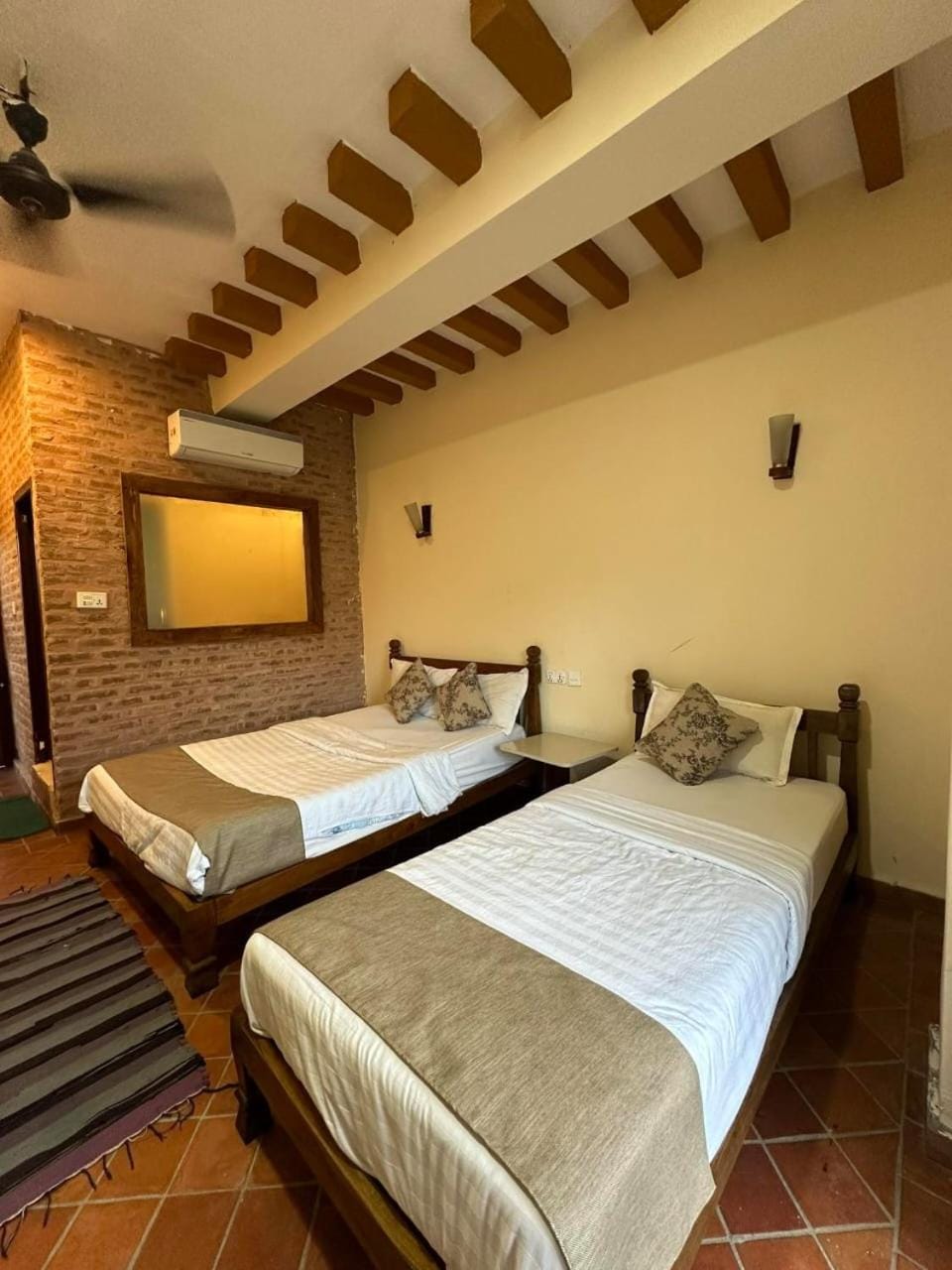 Bed, Photo of the whole room