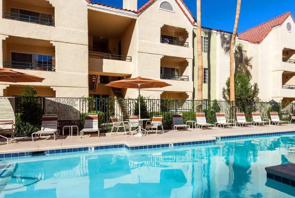 Weekend in Vegas - One Bedroom Apartment Next to Sphere! Apartment in Las Vegas Strip