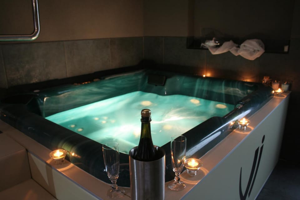 Hot Tub, Spa and wellness centre/facilities
