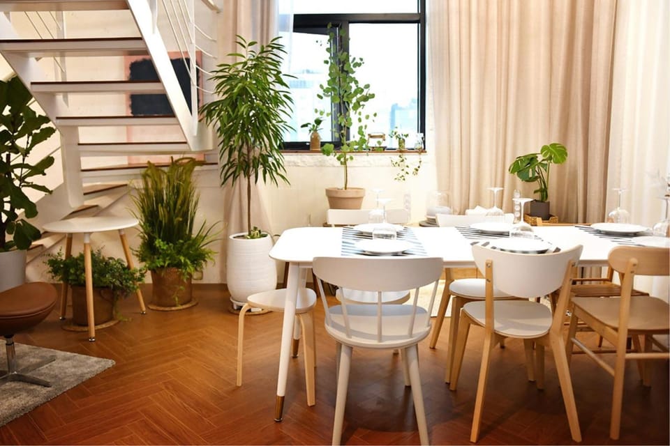 Seating area, Dining area