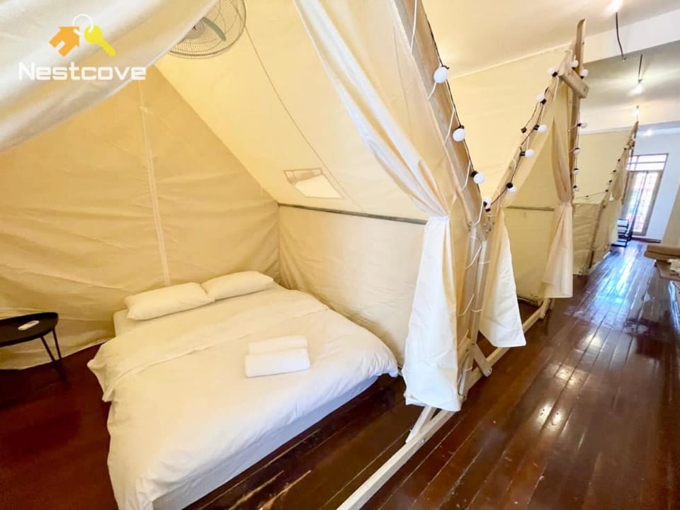 Bed, Photo of the whole room, Bedroom, bunk bed, towels, wardrobe