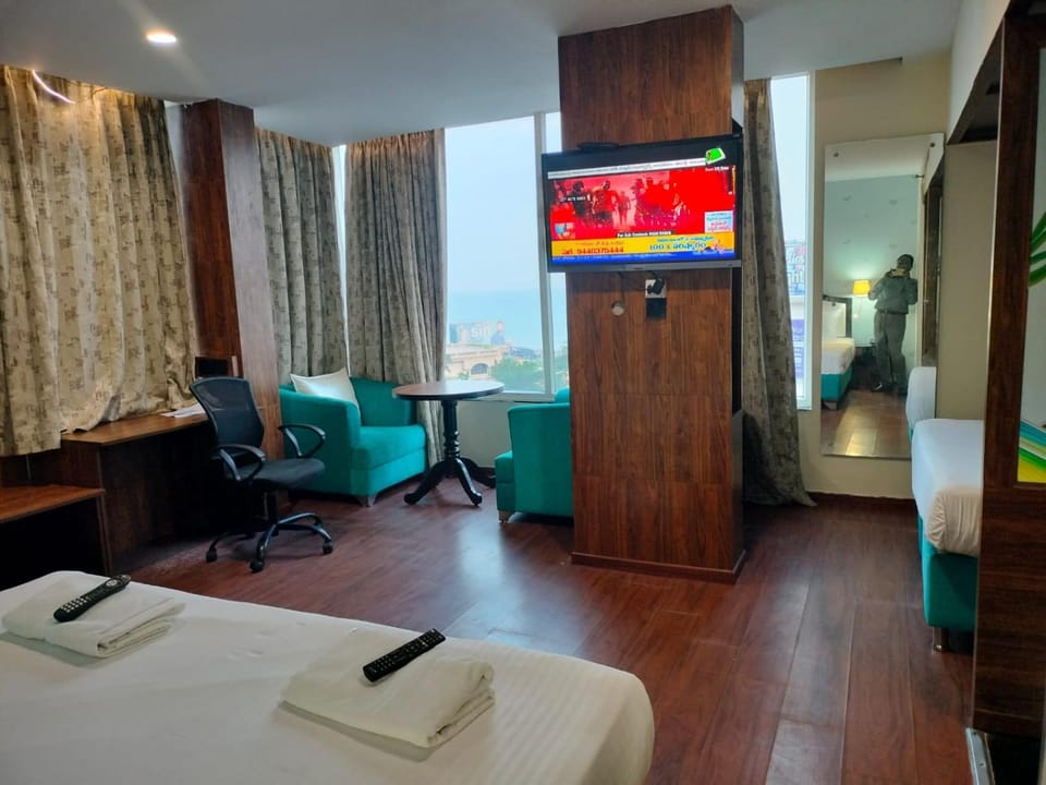 TV and multimedia, Photo of the whole room, Bedroom
