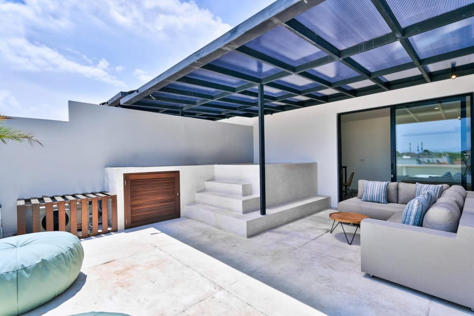 Patio, Day, View (from property/room), Balcony/Terrace, Seating area